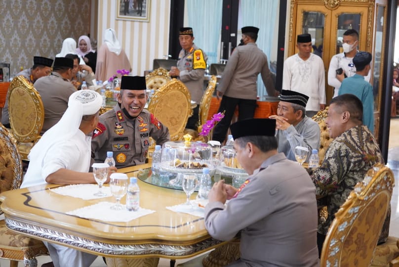Momen Idul Fitri, Kapolda Sulbar silaturahmi dengan Gubernur