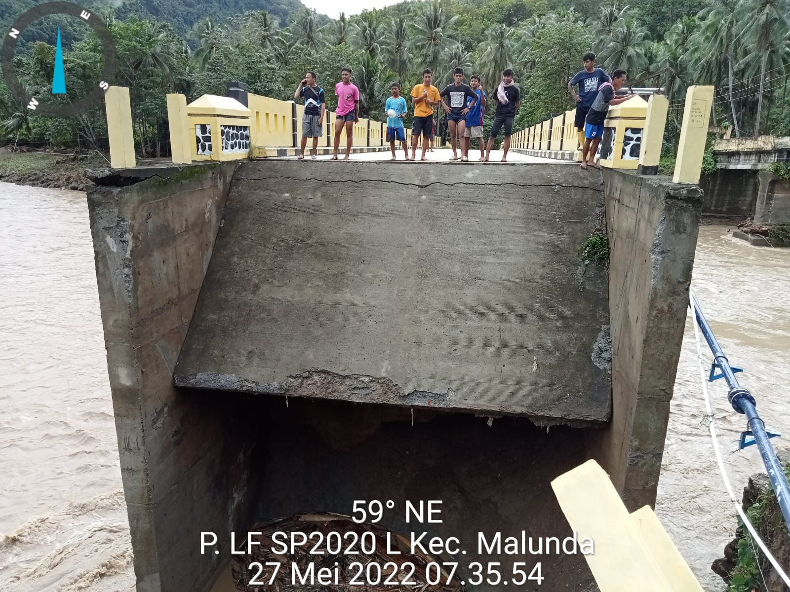 Jembatan Bambangan Putus , Tiga Dusun di Malunda Terisolir