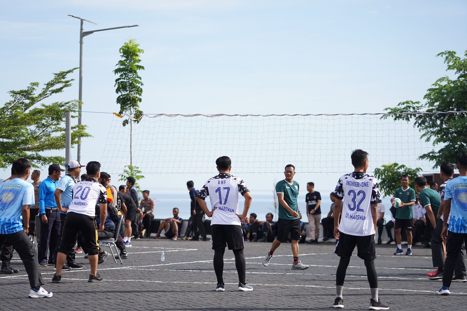 Tim Volley Krimsus Tumbangkan Tim Gabungan Staff