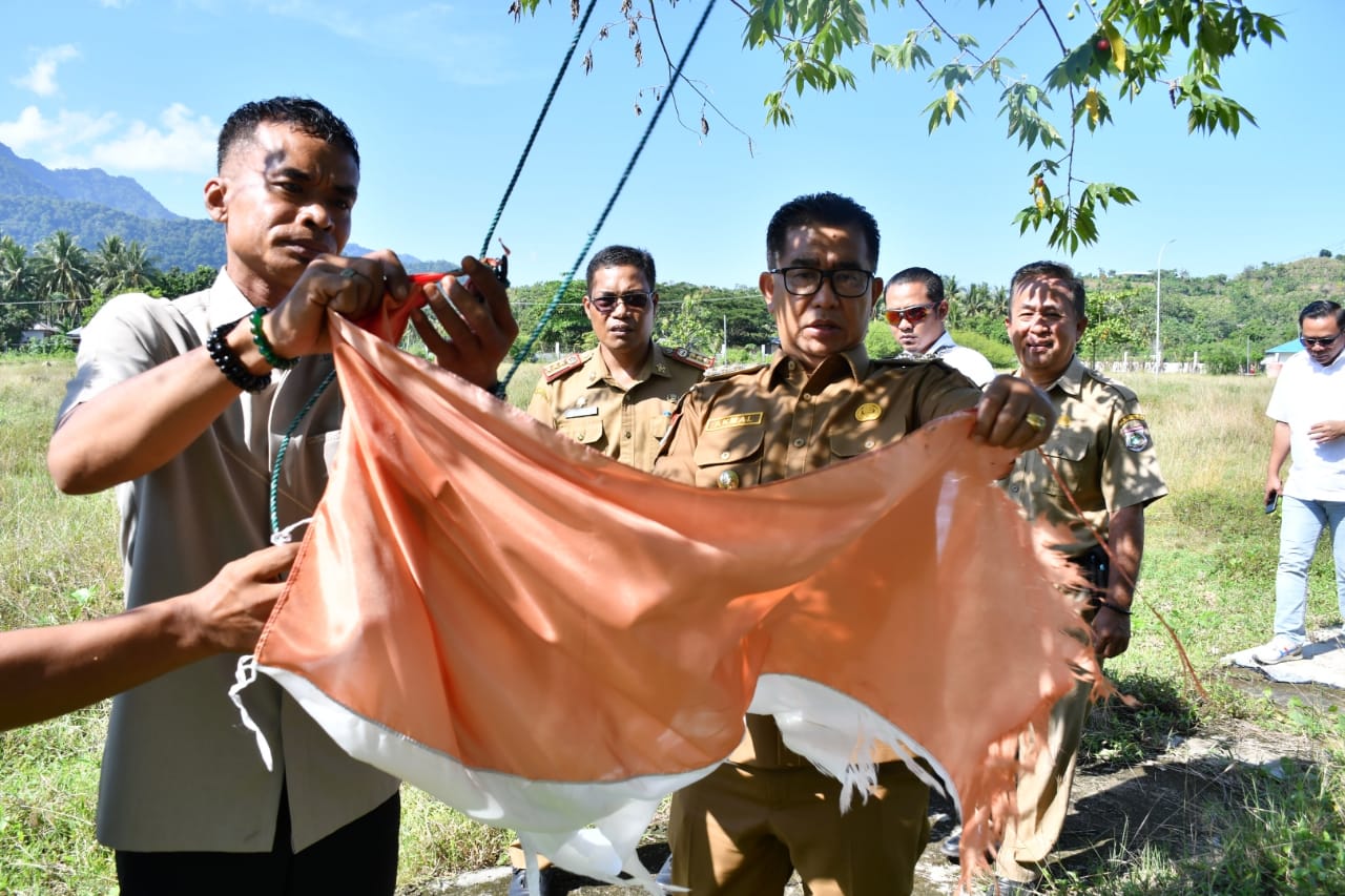 Akmal Malik Temukan Bendera Kusam Berkibar di Pelabuhan Palipi