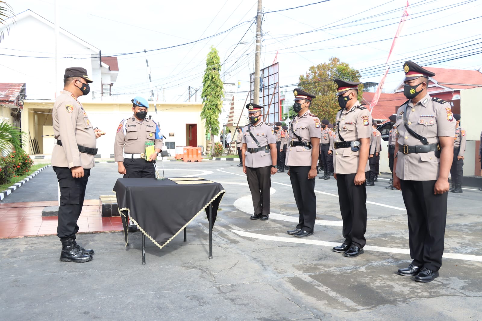 Kapolresta Mamuju Pimpin Sertijab Kasat Intelkam Dan Kapolsek Kalukku Kapolresta Mamuju Pimpin Sertijab Kasat Intelkam Dan Kapolsek Kalukku
