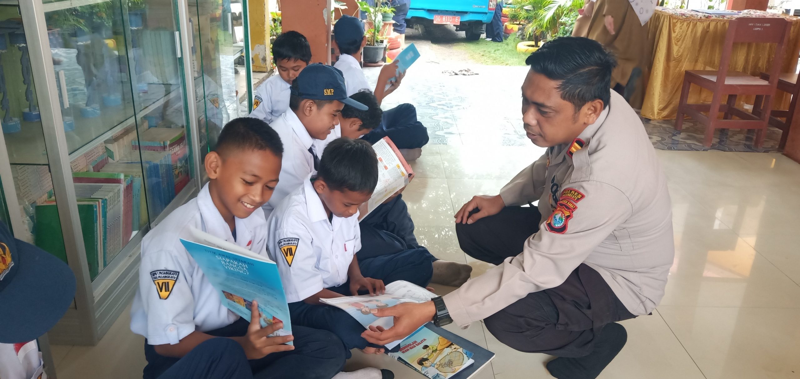 Perpustakaan Keliling, Polres dan Pemda Pasangkayu Rayu Pelajar Gemar Membaca