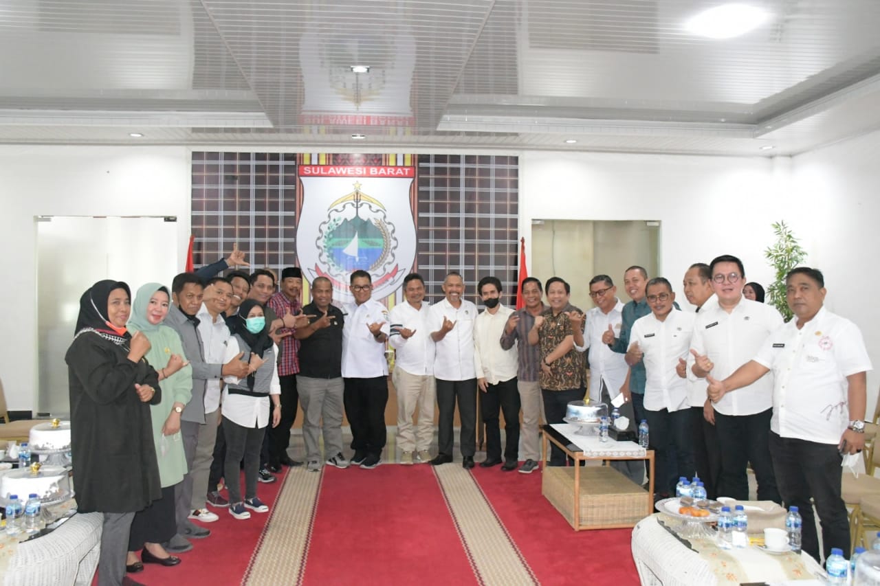 Pj Gubernur Dialog Bersama DPRD Polman Bahas Bandara Perintis