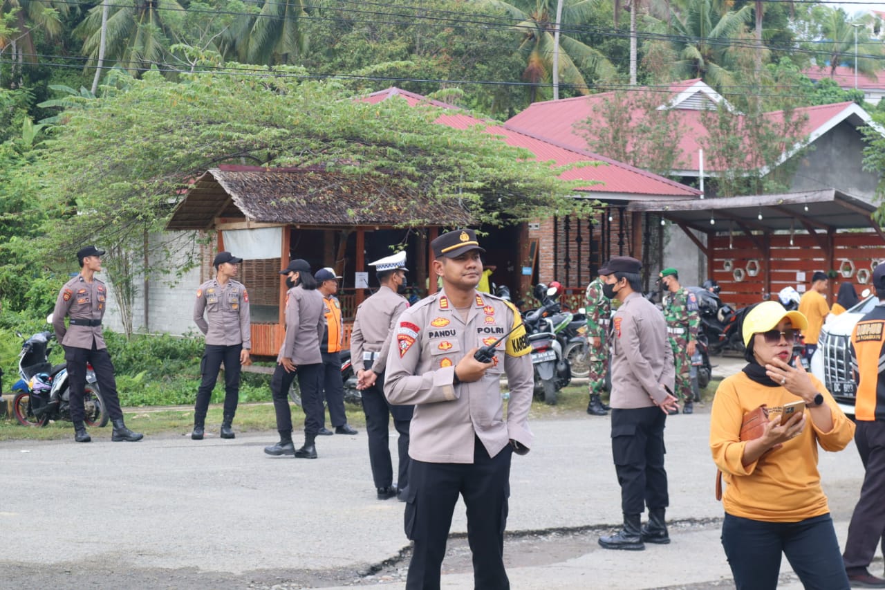 Kabag Ops Polres Pasangkayu Pimpin Pengamanan Gerak Jalan Sehat Hut Golkar ke-58 Kabag Ops Polres Pasangkayu Pimpin Pengamanan Gerak Jalan Sehat Hut Golkar ke-58