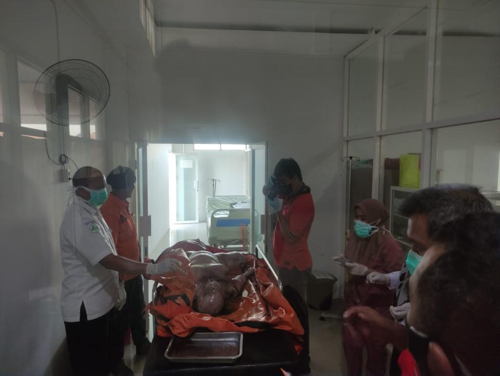 Kasat Sabhara Polres Polman  Mendatangi Penemuan Korban Terbawa Arus Sungai Di Tapango Kasat Sabhara Polres Polman  Mendatangi Penemuan Korban Terbawa Arus Sungai Di Tapango