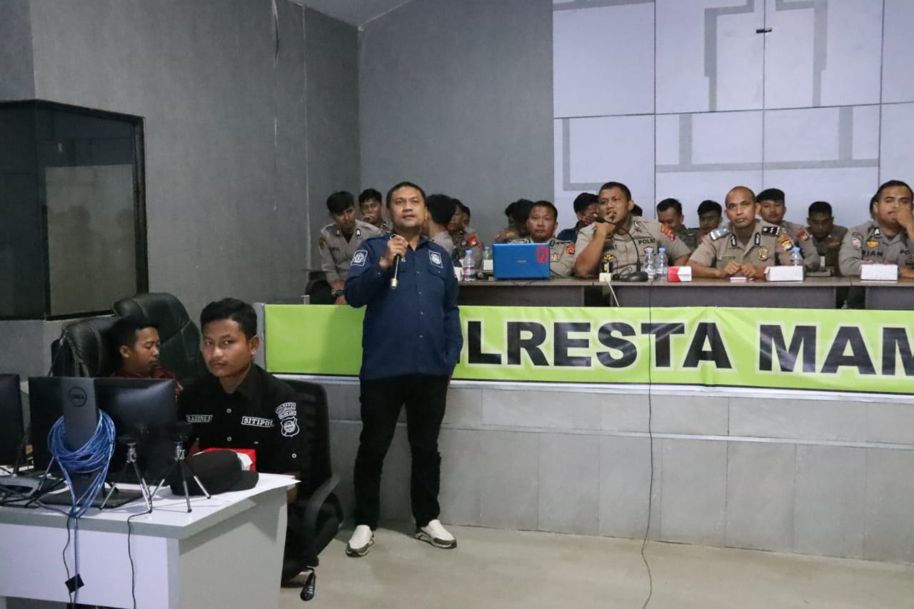 Polresta Mamuju Gelar Pelatihan Peningkatan Kemampuan Pembuatan Konten Media Sosial dan Komunikasi Polresta Mamuju Gelar Pelatihan Peningkatan Kemampuan Pembuatan Konten Media Sosial dan Komunikasi