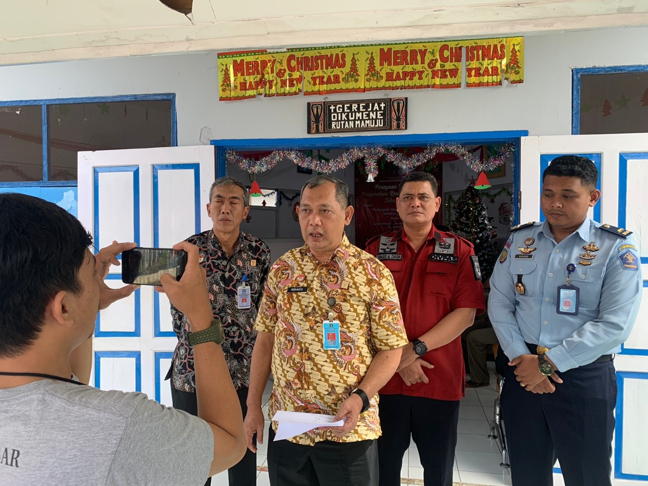40 Warga Binaan Lapas dan Rutan di Sulbar Mendapat Remisi Natal 40 Warga Binaan Lapas dan Rutan di Sulbar Mendapat Remisi Natal