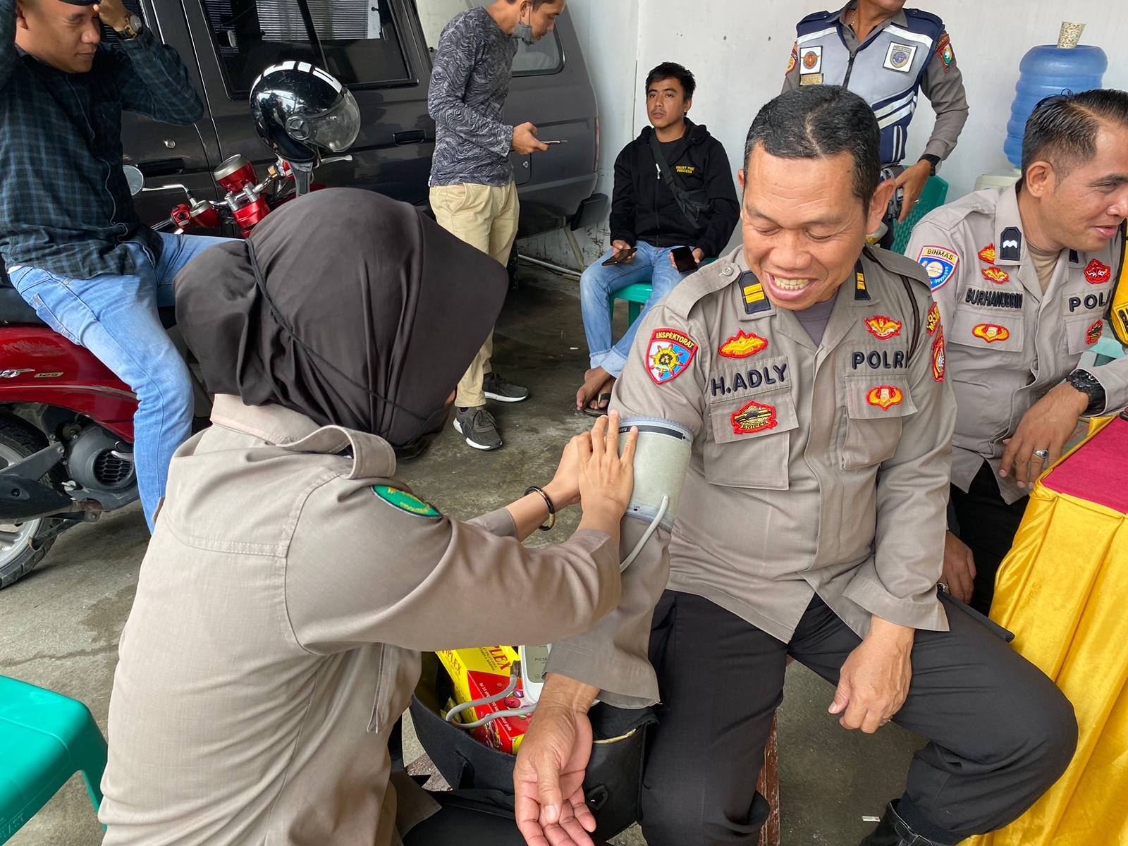 Pastikan Kesehatan Personel yang Terlibat Operasi Lilin Terjaga, Tim Dokkes Polres Majene Rutin Lakukan Pemeriksaan