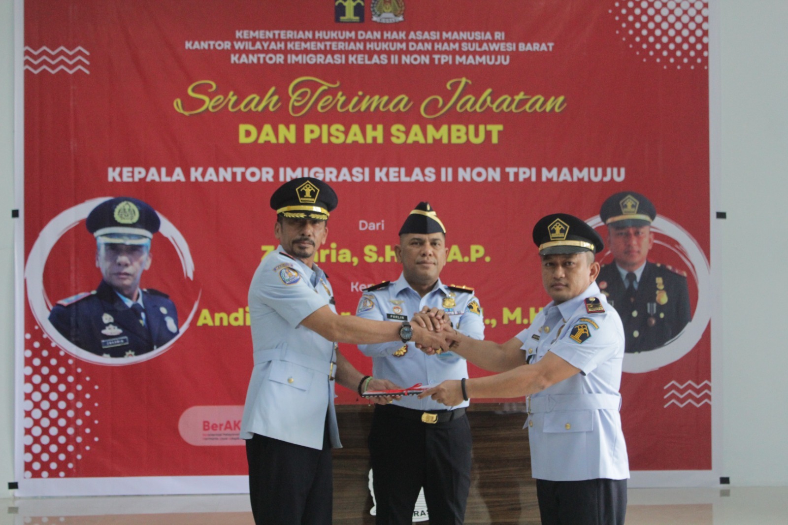 Kakanwil Kememkumham Sulbar Hadiri Sertijab Kepala Kantor Imigrasi Kelas II Non TPI Mamuju Kakanwil Kememkumham Sulbar Hadiri Sertijab Kepala Kantor Imigrasi Kelas II Non TPI Mamuju