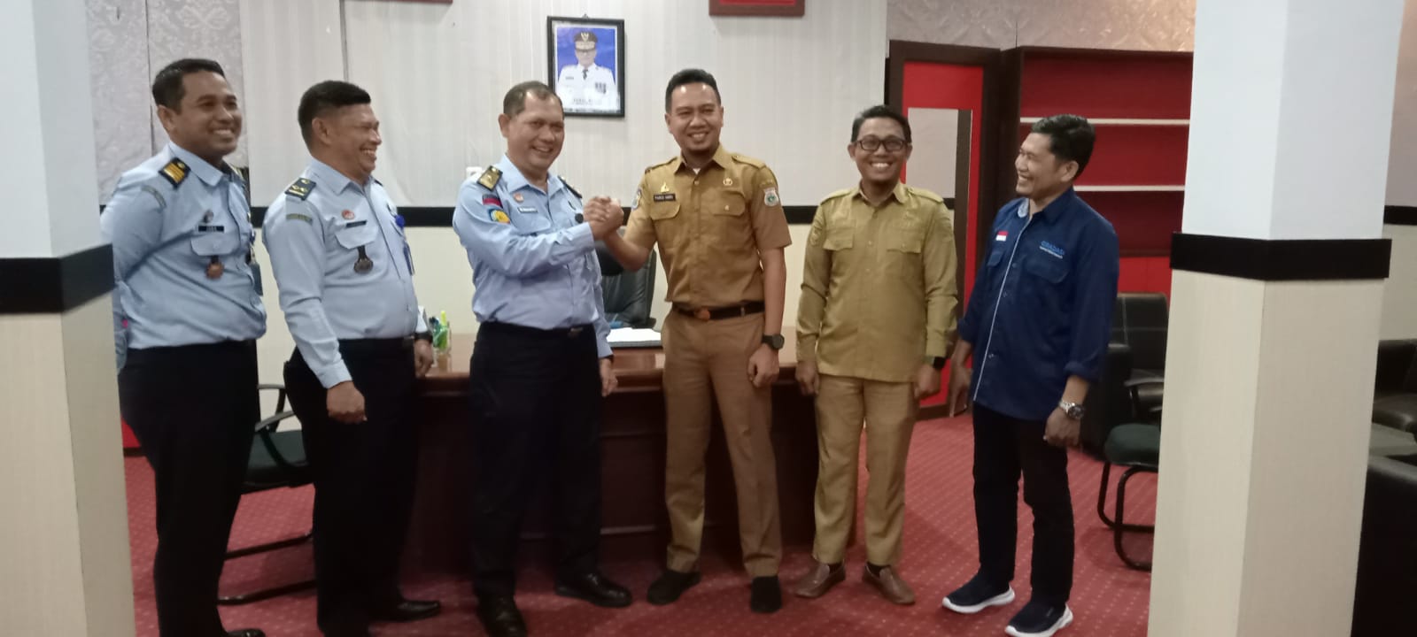 Robianto Kunjungi Dinas Tenaga Kerja Sulawesi Barat Robianto Kunjungi Dinas Tenaga Kerja Sulawesi Barat