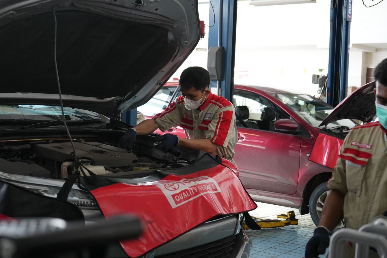 Bengkel Kalla Toyota Hadirkan Program Peduli Banjir; Tetap Tenang, Service Aman 