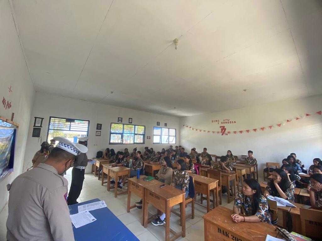 Sat Lantas Polres Mamasa Gelar Police Goes to School Operasi Keselamatan Marano 2023,