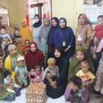 Perwakilan BKKBN Sulbar Beri Bantuan Telur Kekeluarga Beresiko Stunting