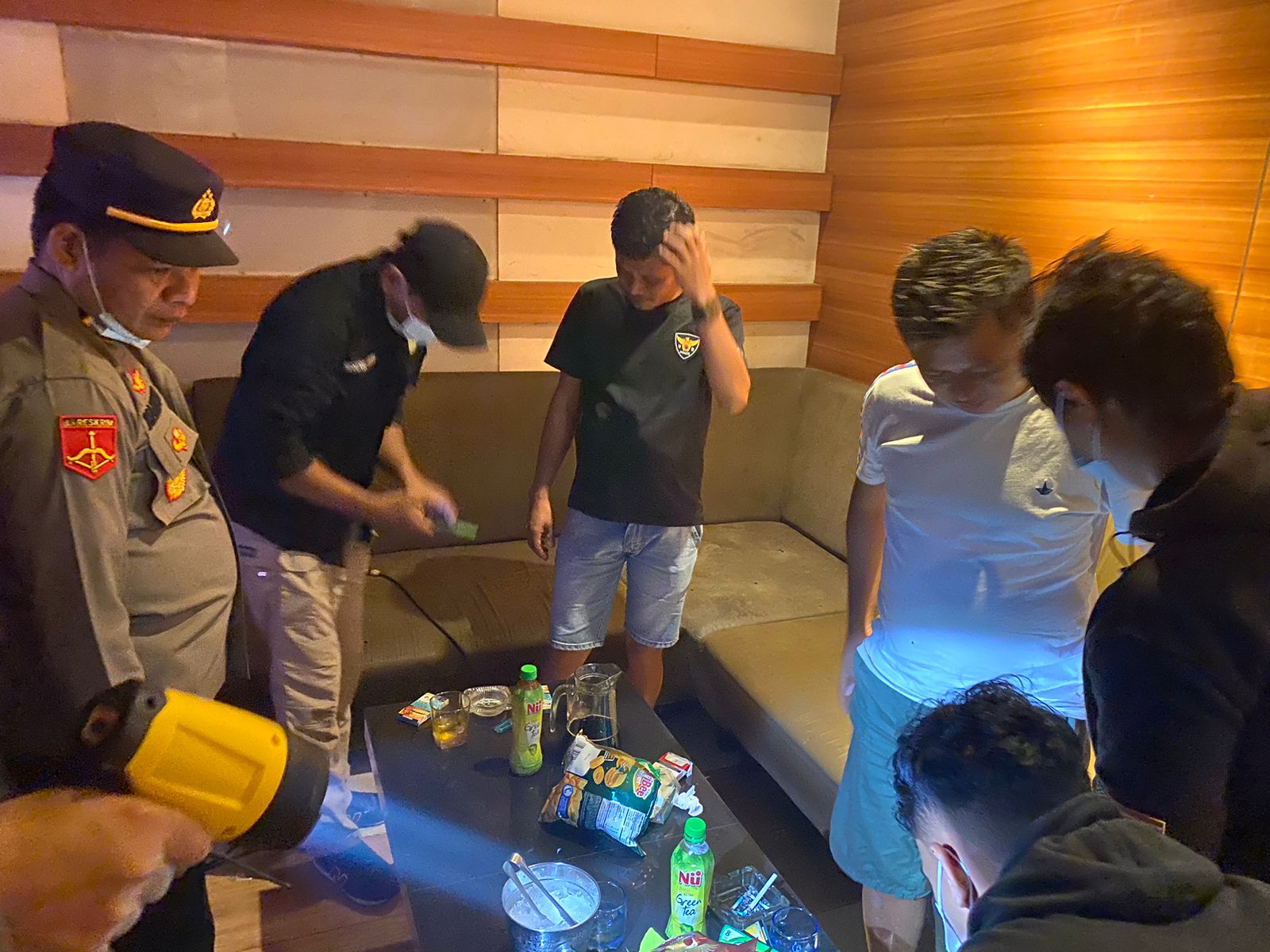 Tim Operasi Antik Polresta Mamuju, Lakukan Razia Di Tempat Hiburan Malam Dikota Mamuju