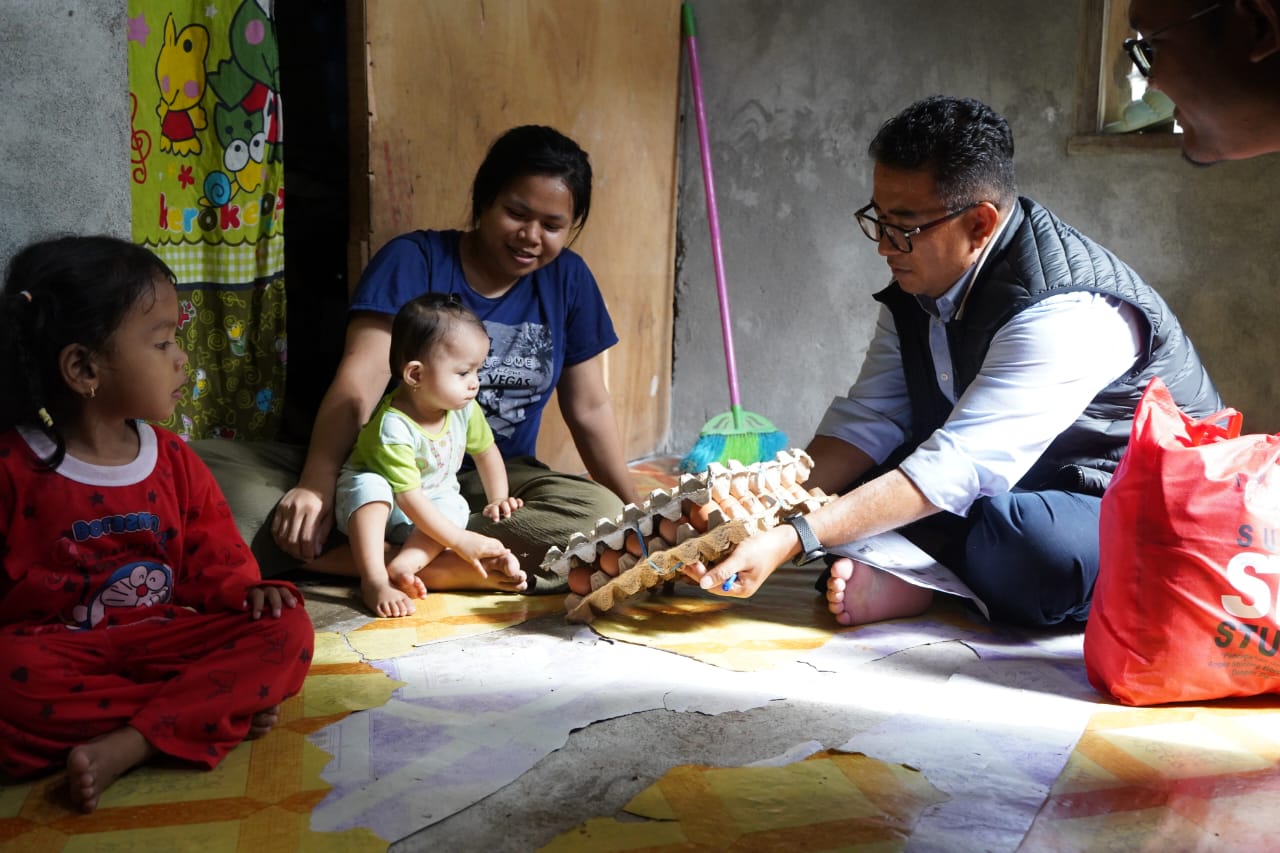 PJ Gubernur Sulbar Salurkan Bantuan Stunting di Pasangkayu