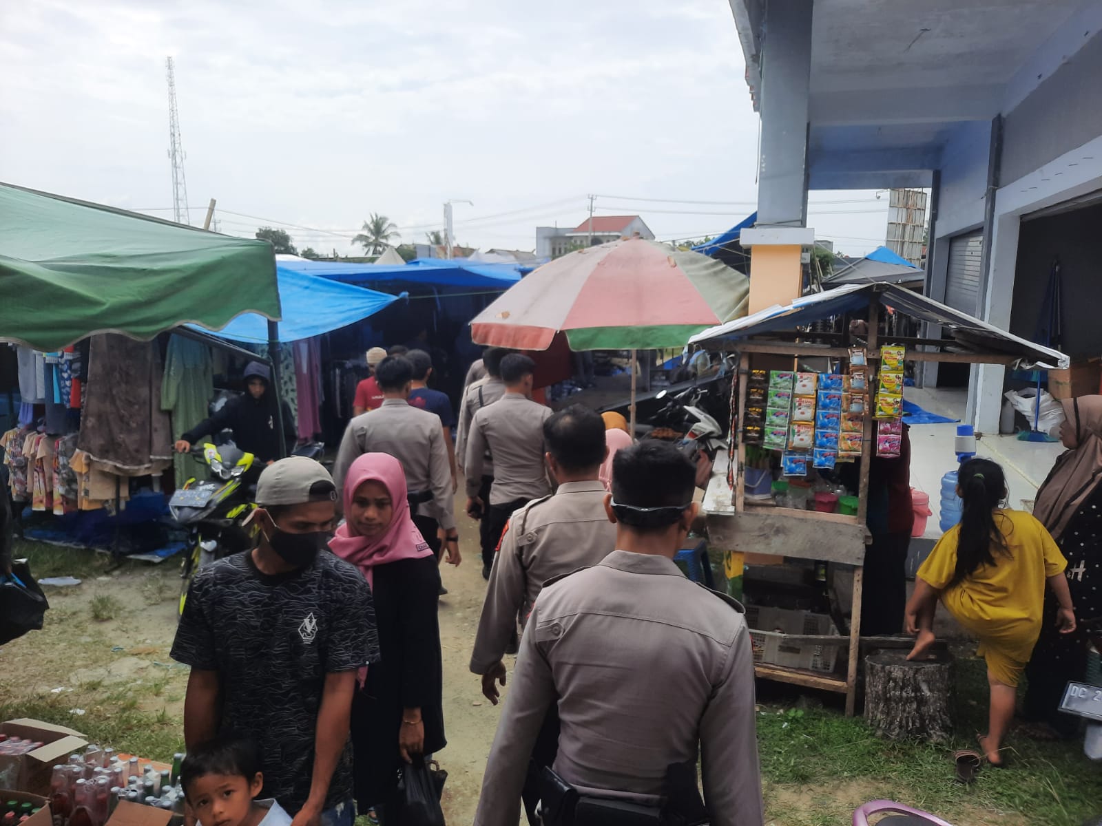 Antisipasi Premanisme Sat Samapta Polres Polman Lakukan Patroli Jalan Kaki jelang Ramadhan