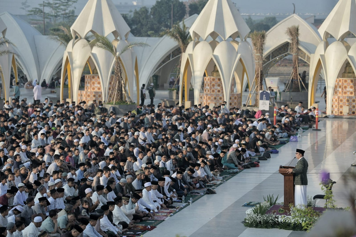 Ribuan Warga Padati Salat Idulfitri Perdana di Masjid Raya Al Jabbar