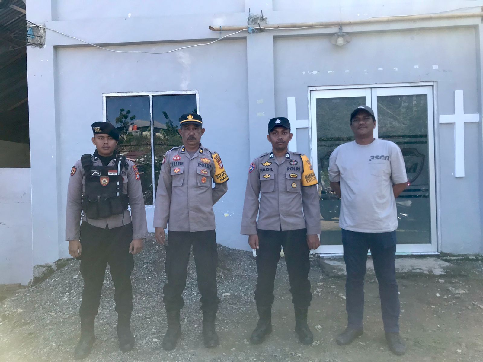 Polresta Mamuju dan Polsek jajaran Gelar PAM Dan Gatur Arus Lalin di Gereja-Gereja