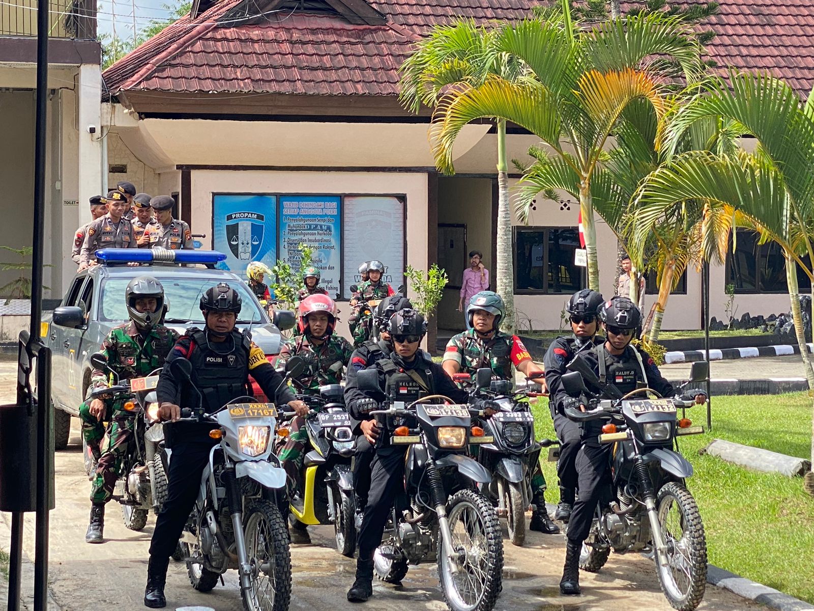 Jelang Pilkades, Polres Mamasa Laksanakan Pergelaran Kekuatan Melalui Show Off Force