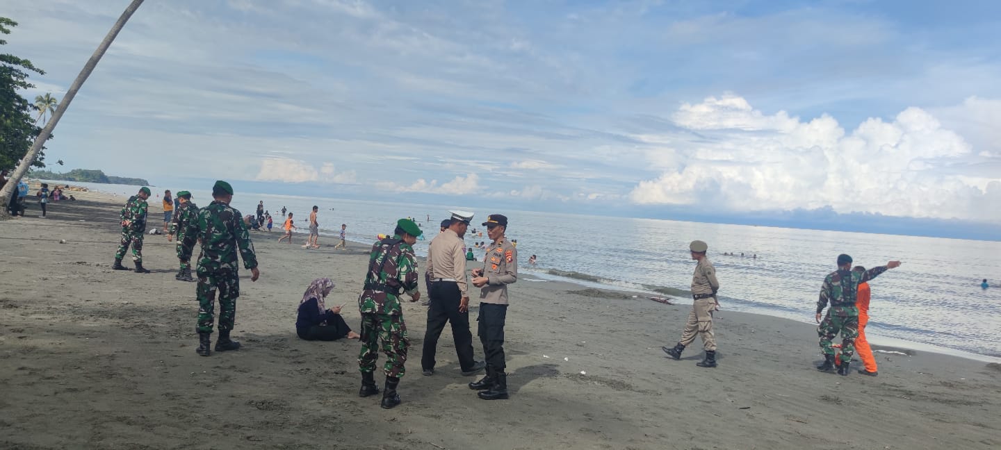 Personel Gabungan TNI-Polri Dan Instansi Terkait Amankan Obyek Wisata Tanjung Babia Pasangkayu.