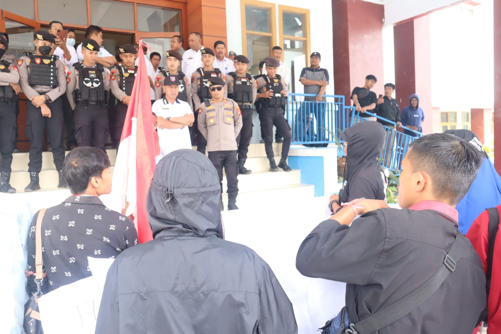 Polres Mamasa Terjunkan 80 Personil Kawal Aksi Massa Pemuda Kecamatan Bambang