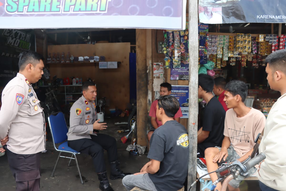 Jumat Curhat Polres Pasangkayu, Waka Polres Mendengarkan Keluhan dan Usulan Warga. Jumat Curhat Polres Pasangkayu, Waka Polres Mendengarkan Keluhan dan Usulan Warga.