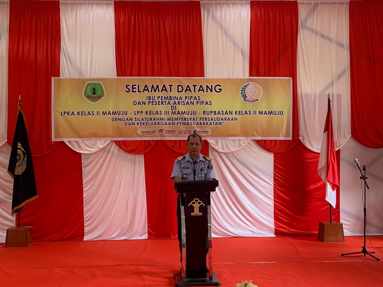 Robianto Menyampaikan Pipas Organisasi Paguyuban Ibu-Ibu Pemasyarakatan Robianto Menyampaikan Pipas Organisasi Paguyuban Ibu-Ibu Pemasyarakatan