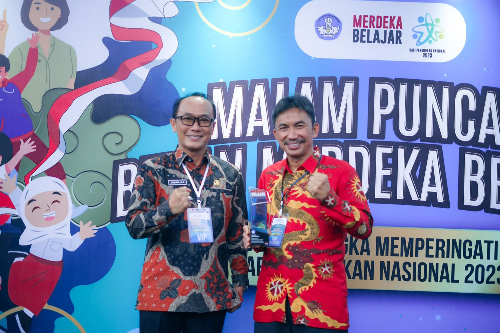 Implementasikan Merdeka Mengajar, Pemprov Sulbar Raih Penghargaan Dari Mendikbud Ristek Implementasikan Merdeka Mengajar, Pemprov Sulbar Raih Penghargaan Dari Mendikbud Ristek