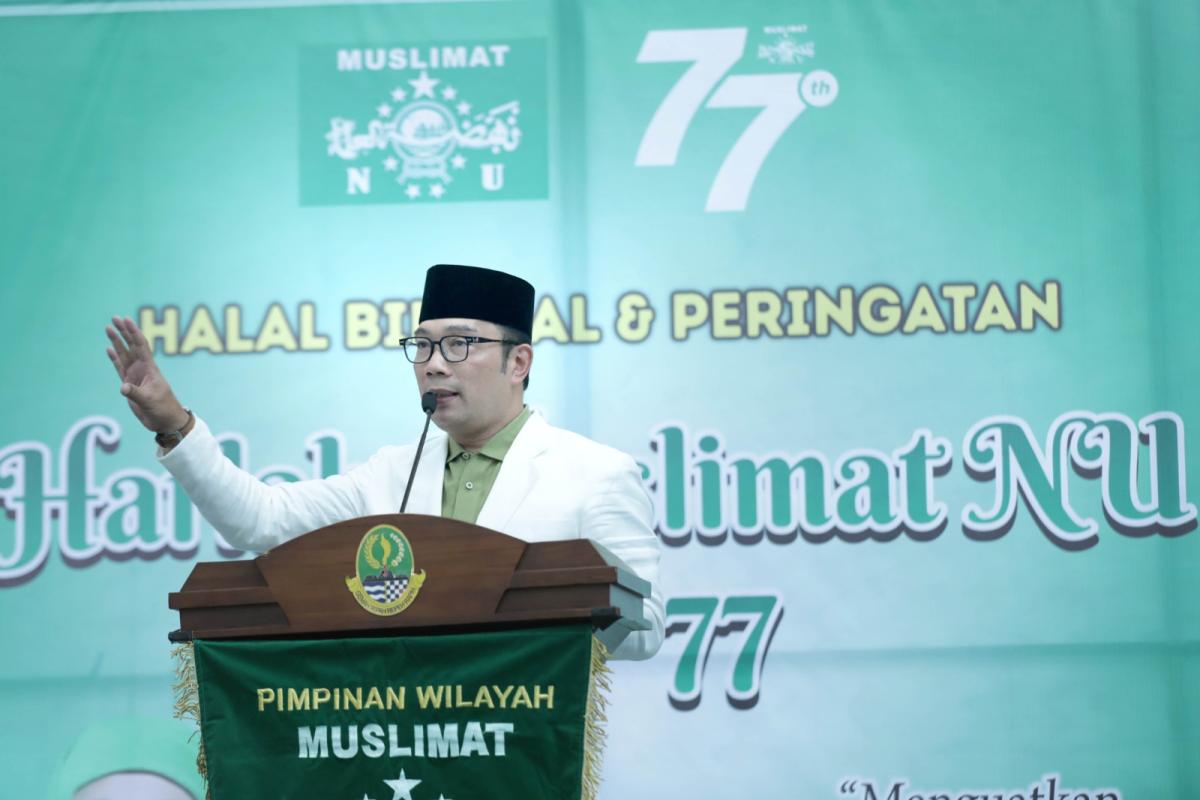 Desain Masjid Raya Islamic Center Jatim, Ridwan Kamil Dapat Penghargaan Jer Basuki Mawa Beya