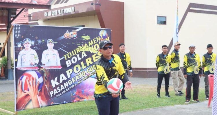 Wakapolres Pasangkayu Buka Turnamen Bola Voli Kapolres Cup Hari Bhayangkara ke-77