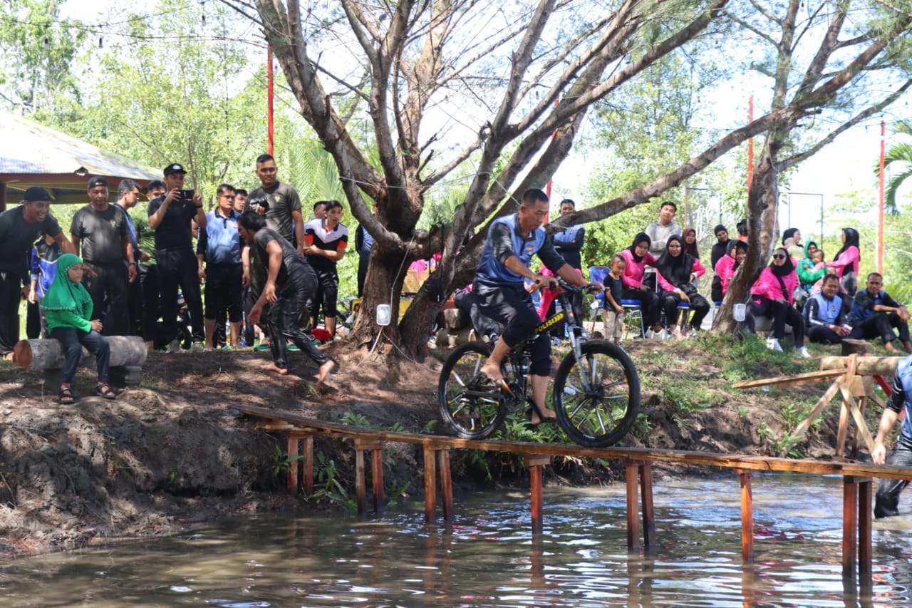 Polres Pasangkayu Gelar  Lomba Ketangkasan Bersepeda. Polres Pasangkayu Gelar  Lomba Ketangkasan Bersepeda.
