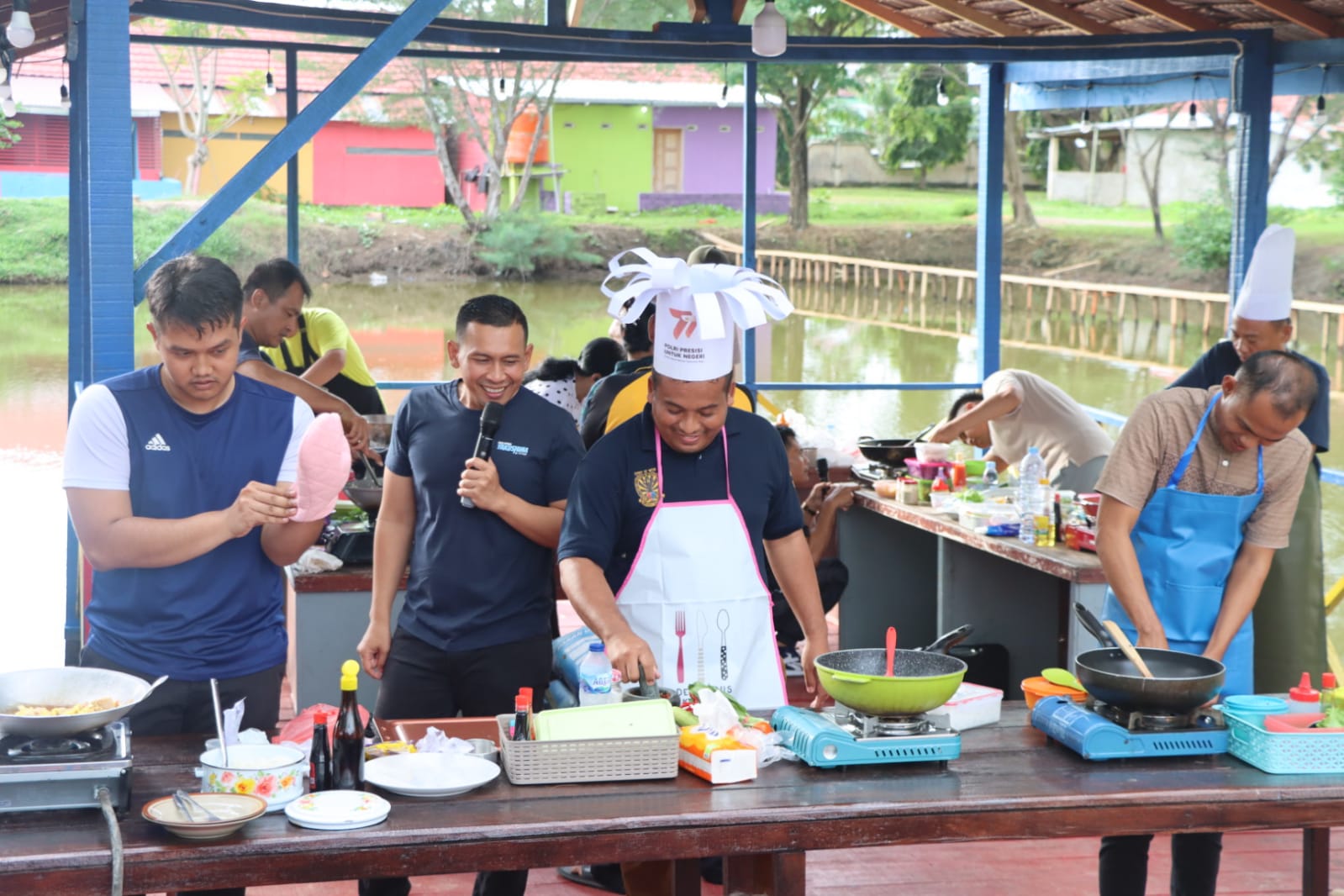 Semarak Hari Bhayangkara Ke-77 Polres Pasangkayu Beradu Resep Dalam Lomba Memasak Semarak Hari Bhayangkara Ke-77 Polres Pasangkayu Beradu Resep Dalam Lomba Memasak