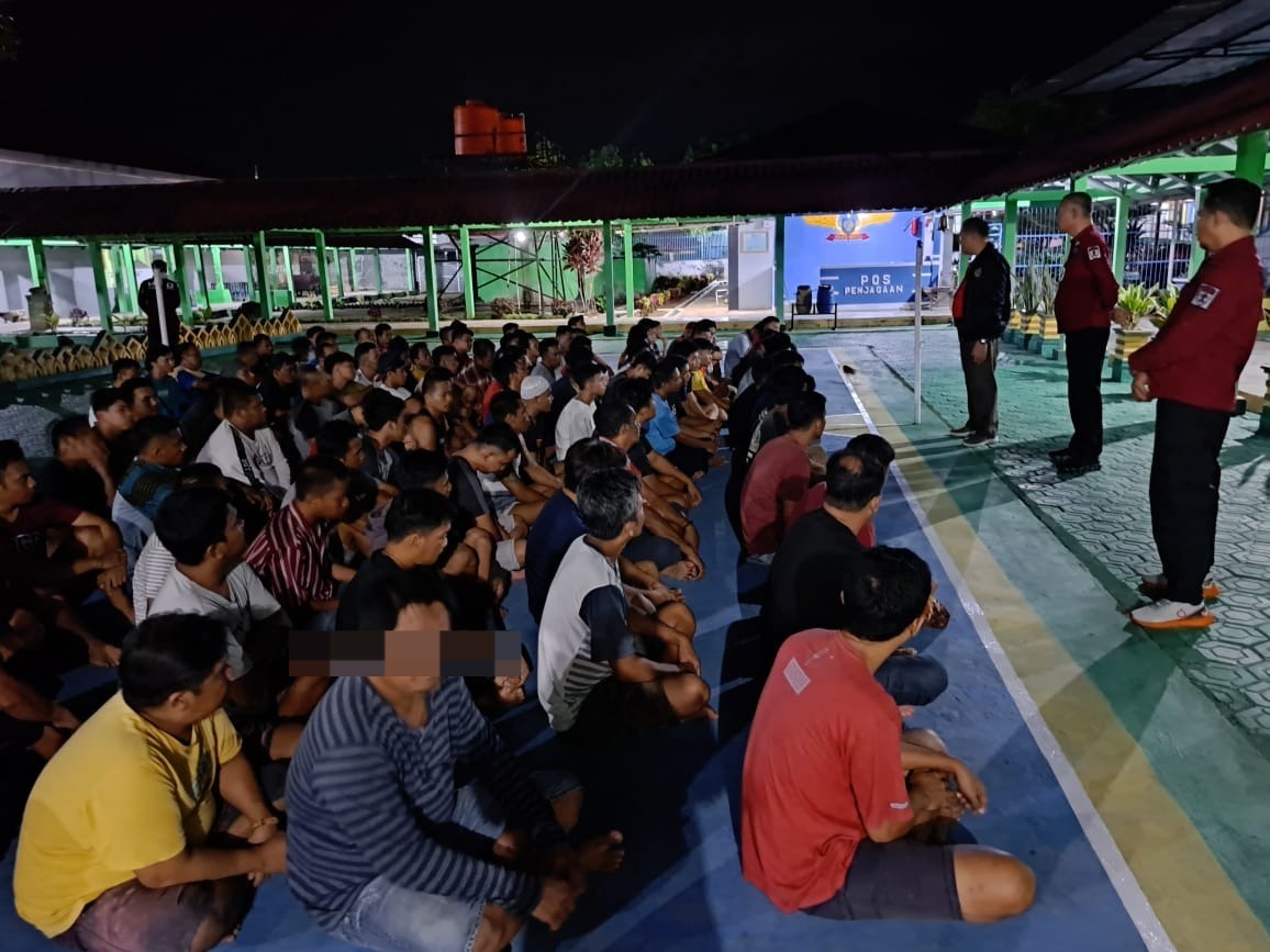 Tim Satopspatnal Kemenkumham Sulbar Lakukan Penggeledahan Mendadak  di Lapas Polewali Tim Satopspatnal Kemenkumham Sulbar Lakukan Penggeledahan Mendadak  di Lapas Polewali