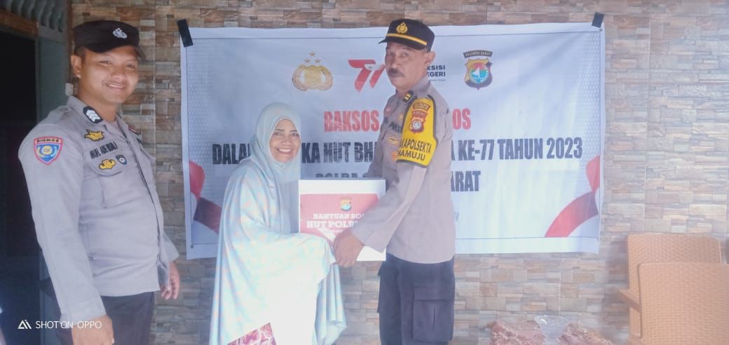 Sambut Hari Bhayangkara Ke 77, Polsek Kota Mamuju Polresta Mamuju Anjangsana Bagi Paket Sembako