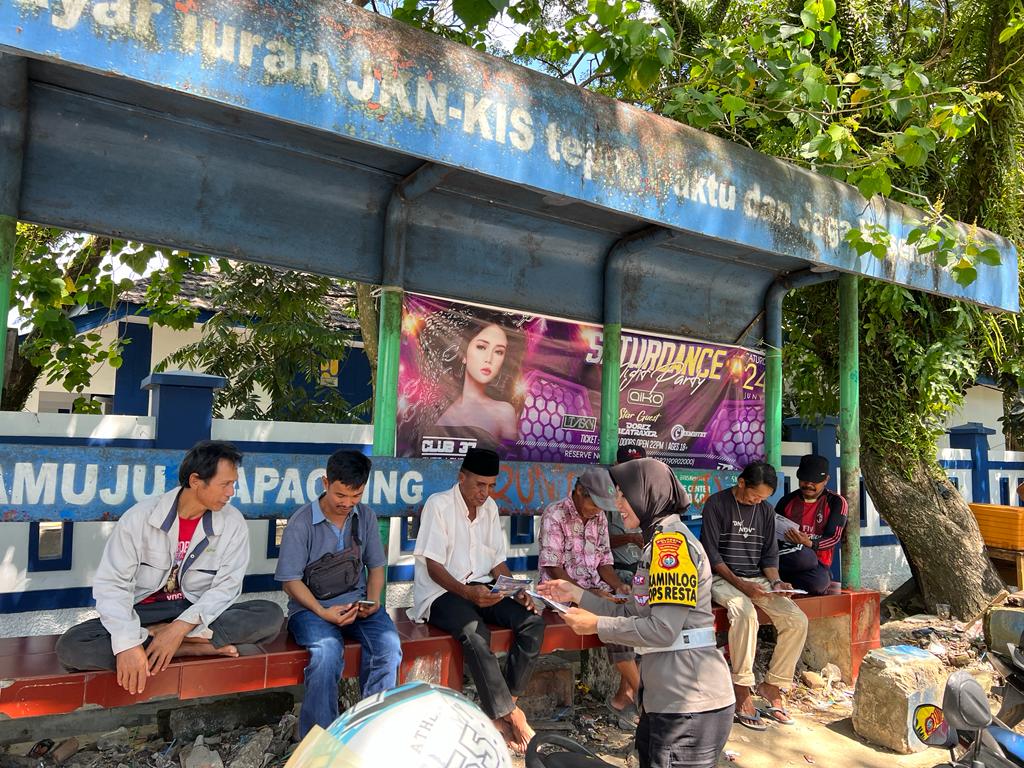 Satgas Preemtif Operasi Patuh Polresta Mamuju, Berikan Himbauan Tertib Berlalu Lintas Kepada Ojol Satgas Preemtif Operasi Patuh Polresta Mamuju, Berikan Himbauan Tertib Berlalu Lintas Kepada Ojol