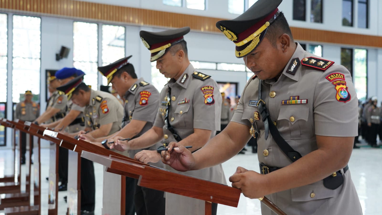 IMG-20230724-WA0011 Kapolda Sulbar Pimpin Sertijab Empat Pejabat Utama