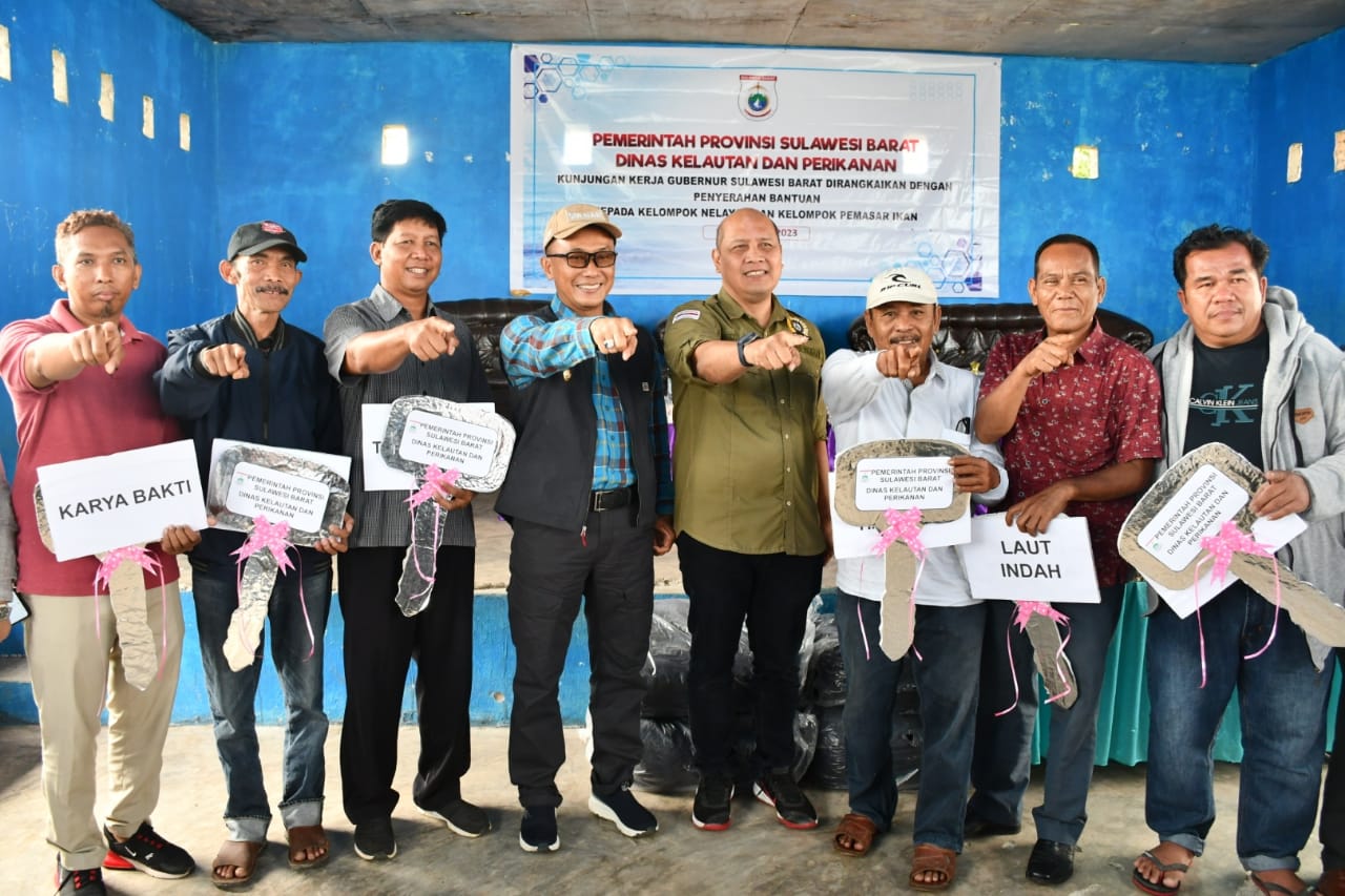 Pj Gubernur Sulbar Serahkan Bantuan Kendaraan , Dorong Peningkatan Hasil Nelayan