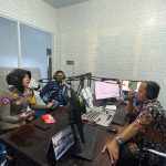 Iptu Novera Manfaatkan Siaran Radio Himbauan Tertib Berkendara Iptu Novera Manfaatkan Siaran Radio Himbauan Tertib Berkendara