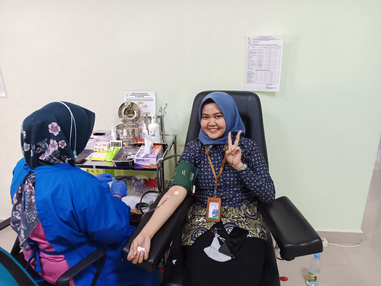 BPJS Kesehatan Cabang Mamuju Bekerjasama Labkesda Unit Transfusi Darah Provinsi Sulawesi Barat menggelar kegiatan Donor Darah.