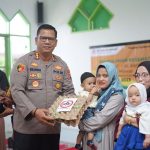 Kapolresta Mamuju Beri Bantuan Sosial Kepada Penderita Stunting  Kapolresta Mamuju Beri Bantuan Sosial Kepada Penderita Stunting