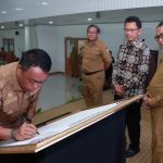 Sekprov Sulbar Dorong Transformasi Keuangan Desa Sekprov Sulbar Dorong Transformasi Keuangan Desa