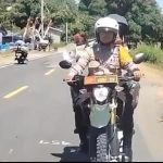 Bhabinkamtibmas Dan Babinsa  Imbau Warga Kibarkan Bendera Merah Putih Bhabinkamtibmas Dan Babinsa  Imbau Warga Kibarkan Bendera Merah Putih