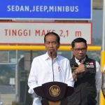 Resmikan Tol Bocimi Seksi 2, Presiden Jokowi Puji Jabar Disebut Juara Investasi, Gubernur Ridwan Kamil Acungkan Jempol