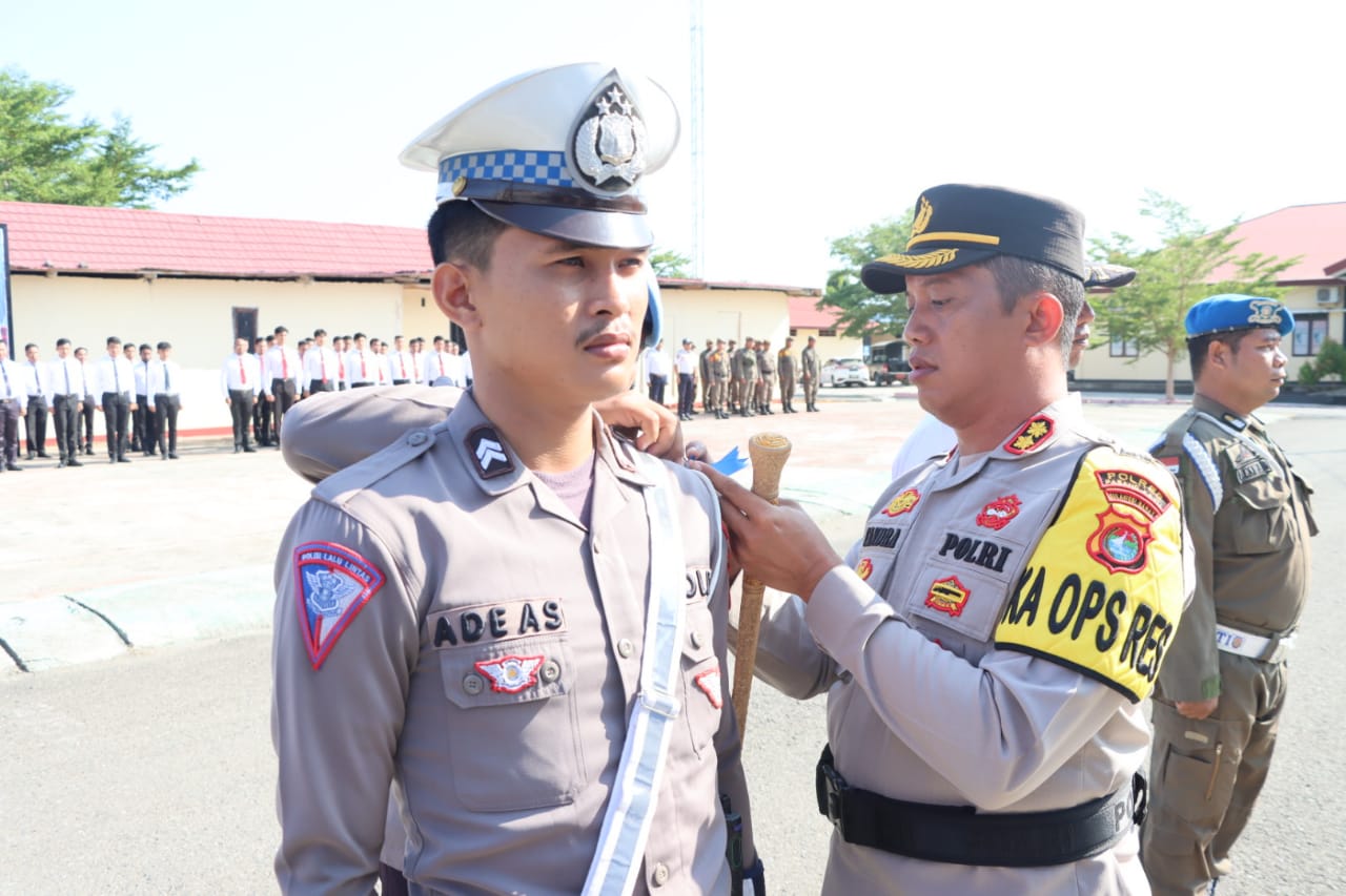 Kapolres Pasangkayu Pimpin Apel Gelar Pasukan Operasi Zebra Marano 2023.