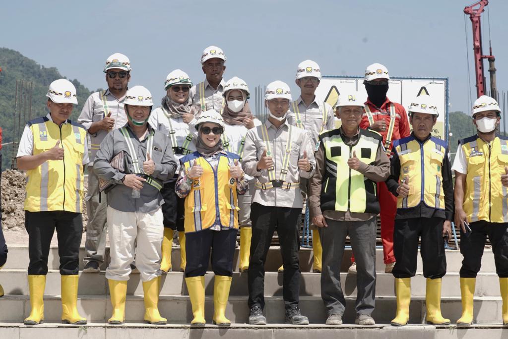 Suraidah Tinjau Progres Pembangunan Gedung DPRD Sulbar Suraidah Tinjau Progres Pembangunan Gedung DPRD Sulbar