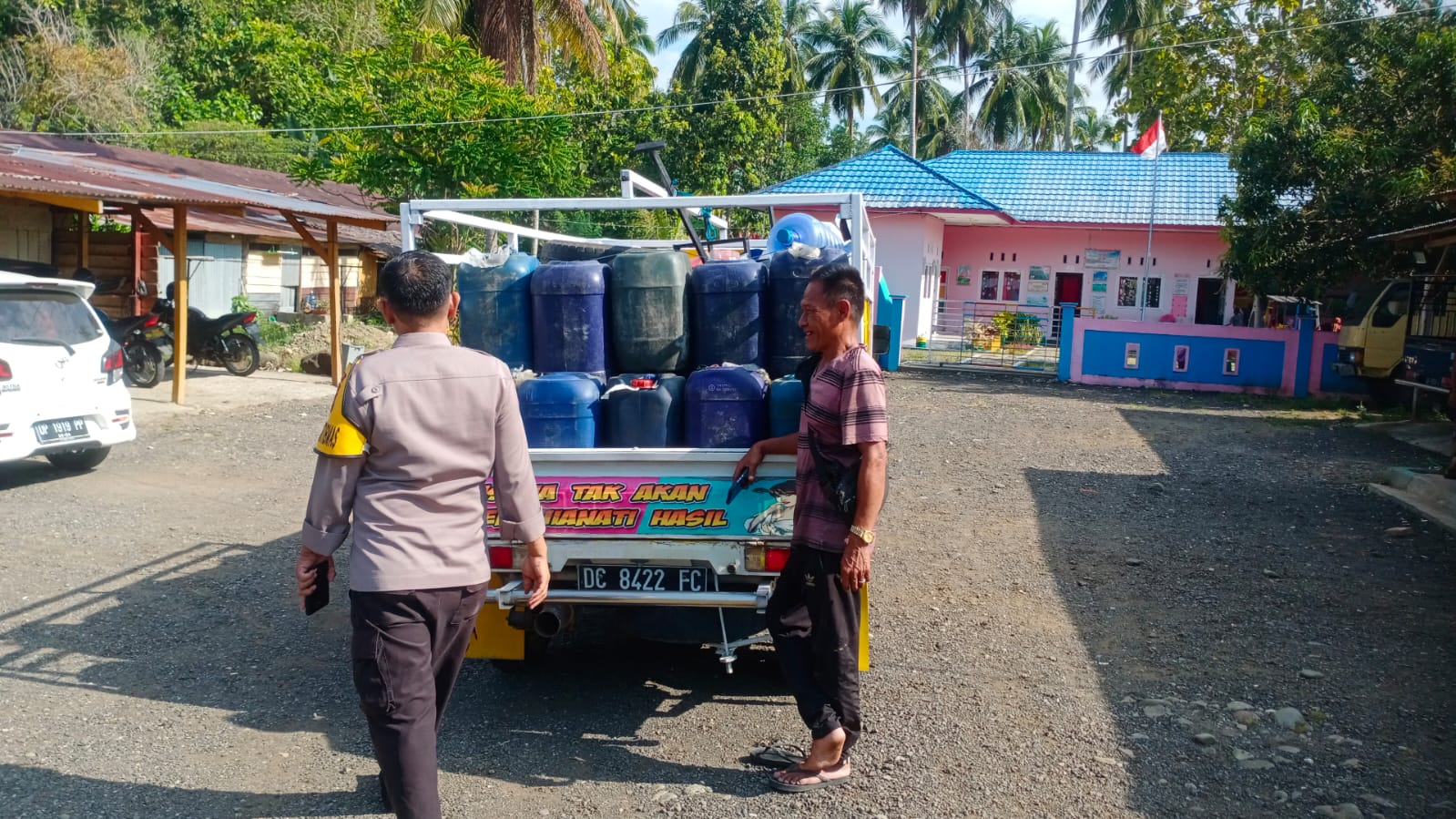 Polsek Tapalang Amankan Mobil Diduga Muat BBM Subsidi