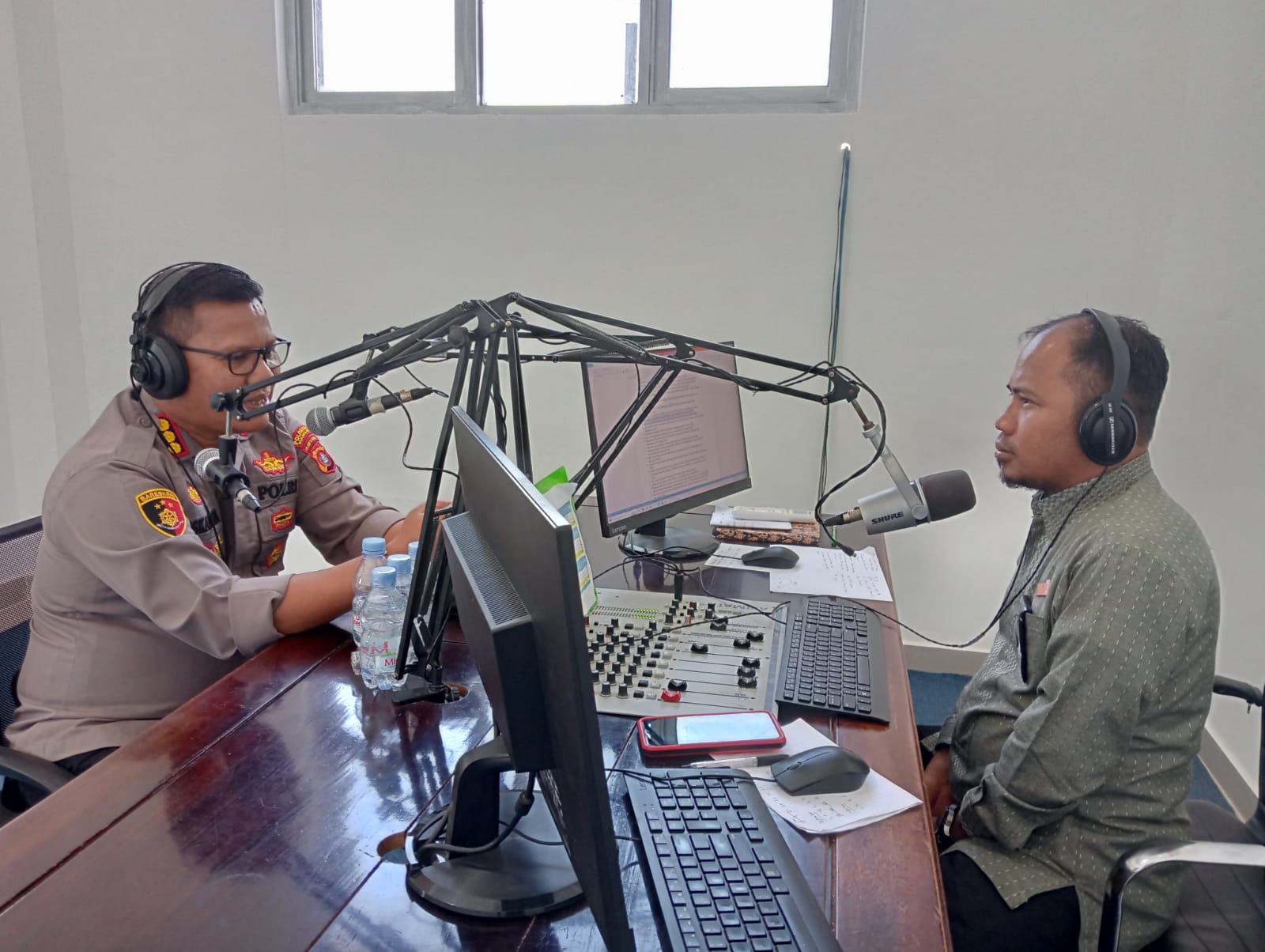 Kapolresta Mamuju Dialog Interaktif  di RRI Mamuju , Jelang Pemilu 2024 Waspada Berita Hoaks