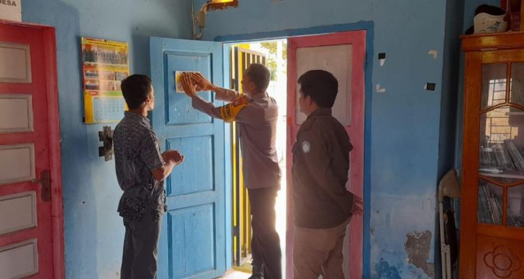 Bhabinkamtibmas Polsek Baras Sosialisasi Layan Contact Center 110 Polri Di Desa Binaan