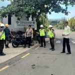 May Day, Bhabinkamtibmas Polsek Kalukku Polresta Mamuju, Sambangi Buruh Pelabuhan Belangs Dan Karyawan Perusahaan