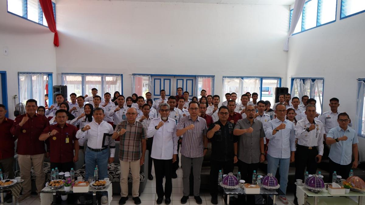 Razilu Didampingi Pamuji Raharja Beri Penguatan Kapasitas ke Jajaran Rutan Mamuju